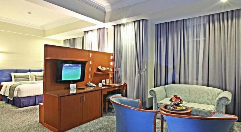 Hotel Bintang Wisata Mandiri Джакарта Экстерьер фото