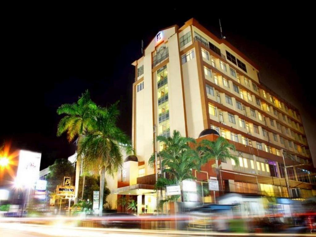 Hotel Bintang Wisata Mandiri Джакарта Экстерьер фото